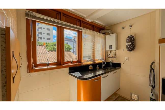 Imagem Imóvel com 2 Quartos à Venda, 100 m² em Petrópolis - Porto Alegre Imagem Imóvel com 2 Quartos à Venda, 100 m² em Petrópolis - Porto Alegre