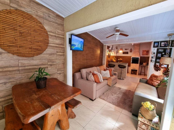 Imagem Casa com 3 Quartos à Venda, 125 m² em Capão Raso - Curitiba