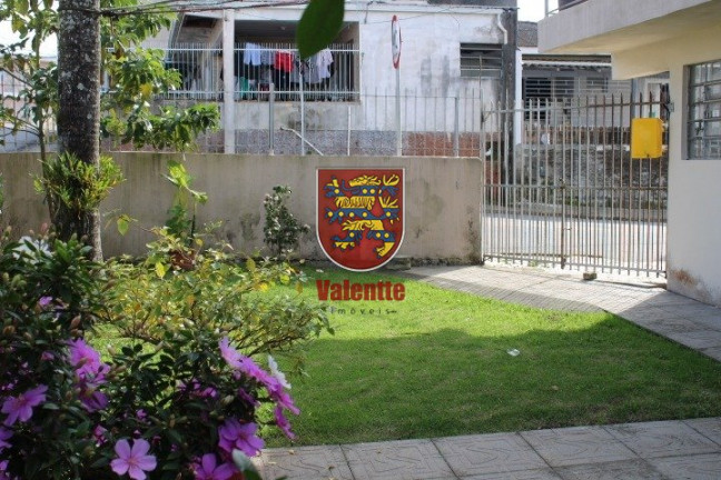 Casa com 6 Quartos à Venda, 246 m² em Coloninha - Florianópolis