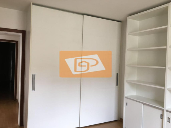 Imagem Casa de Condomínio com 3 Quartos à Venda,  em Nogueira - Petrópolis