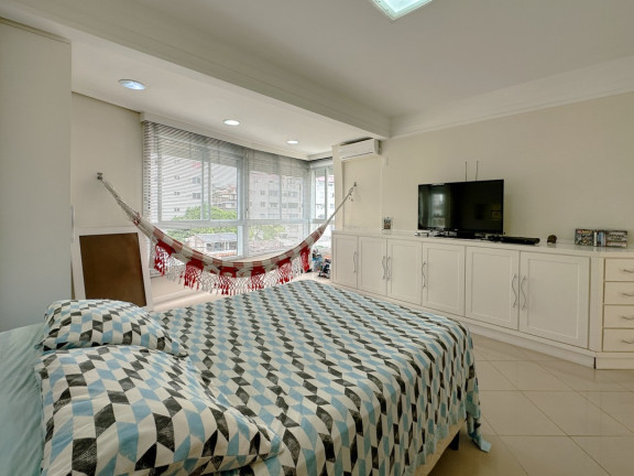 Imagem Casa com 3 Quartos à Venda, 334 m² em Capoeiras - Florianópolis