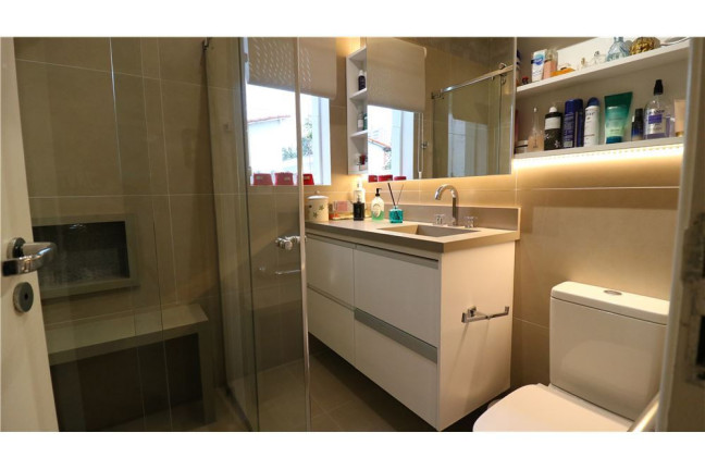 Imagem Casa com 3 Quartos à Venda, em Chácara Santo Antônio (zona Sul) - São Paulo Imagem Casa com 3 Quartos à Venda, em Chácara Santo Antônio (zona Sul) - São Paulo