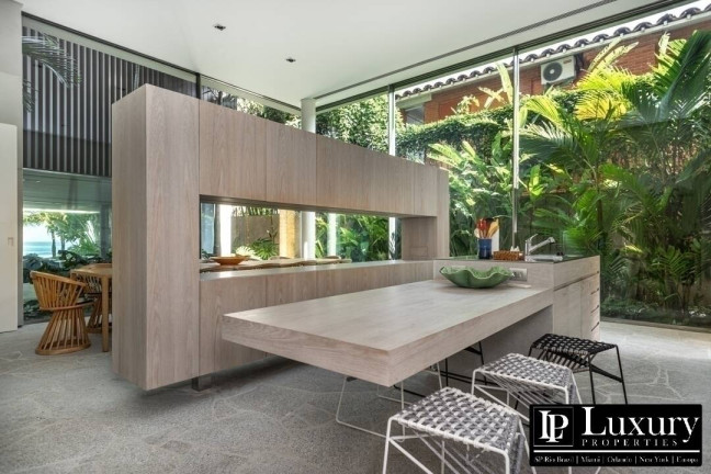 Imagem Casa com 6 Quartos à Venda, 675 m² em Baleia - São Sebastião