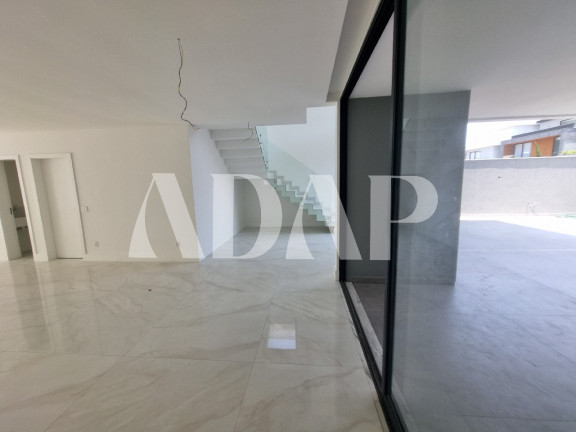 Imagem Casa com 4 Quartos à Venda, 400 m² em Recreio Dos Bandeirantes - Rio De Janeiro Imagem Casa com 4 Quartos à Venda, 400 m² em Recreio Dos Bandeirantes - Rio De Janeiro