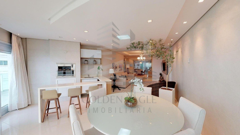 Imagem Apartamento com 3 Quartos à Venda, 198 m² em Centro - Balneário Camboriú Imagem Apartamento com 3 Quartos à Venda, 198 m² em Centro - Balneário Camboriú