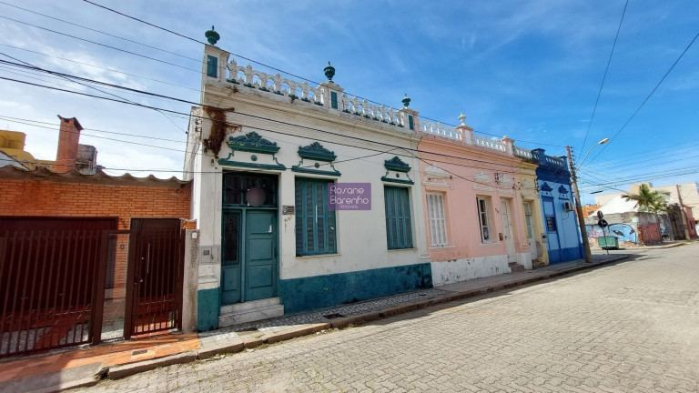Casa com 2 Quartos à Venda, 100 m² em Centro - Rio Grande