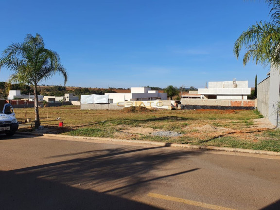 Terreno à Venda, 540 m² em Condomínio Residencial Gaudi - Anápolis