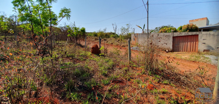 Terreno à Venda, 360 m² em Jardim Bandeirantes - Esmeraldas