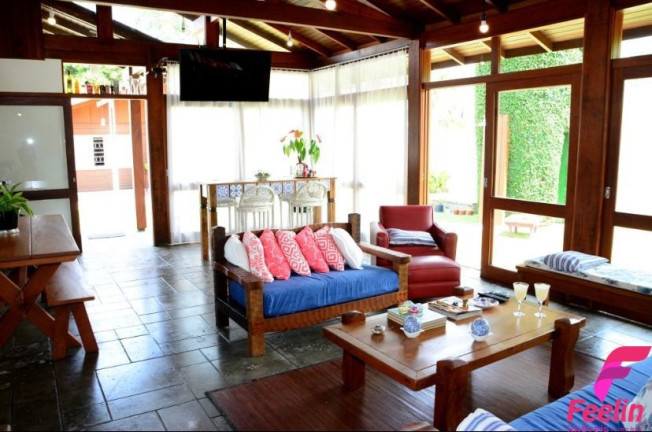 Imagem Casa com 4 Quartos à Venda, 400 m² em Lagoa Da Conceição - Florianópolis Imagem Casa com 4 Quartos à Venda, 400 m² em Lagoa Da Conceição - Florianópolis