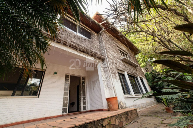 Imagem Casa com 5 Quartos à Venda, 400 m² em Pacaembu - São Paulo Imagem Casa com 5 Quartos à Venda, 400 m² em Pacaembu - São Paulo