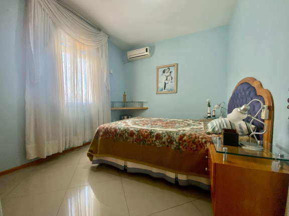 Imagem Casa com 4 Quartos à Venda, 236 m² em Capoeiras - Florianópolis Imagem Casa com 4 Quartos à Venda, 236 m² em Capoeiras - Florianópolis
