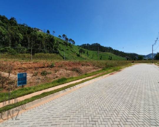 Terreno à Venda, 400 m² em Cedro - Brusque