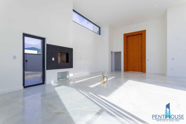 Imagem Casa com 4 Quartos à Venda, 348 m² em Santa Regina - Camboriú Imagem Casa com 4 Quartos à Venda, 348 m² em Santa Regina - Camboriú