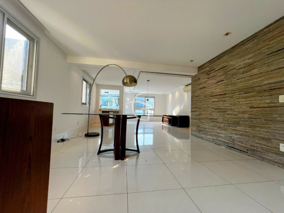 Imagem Apartamento com 3 Quartos à Venda, 180 m² em Atiradores - Joinville