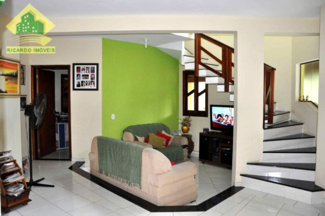 Imagem Casa com 6 Quartos à Venda, 375 m² em Centro - Ubatuba Imagem Casa com 6 Quartos à Venda, 375 m² em Centro - Ubatuba