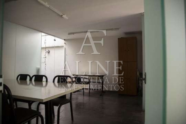 Imagem Sobrado com 4 Quartos à Venda, 200 m² em Indianópolis - São Paulo Imagem Sobrado com 4 Quartos à Venda, 200 m² em Indianópolis - São Paulo