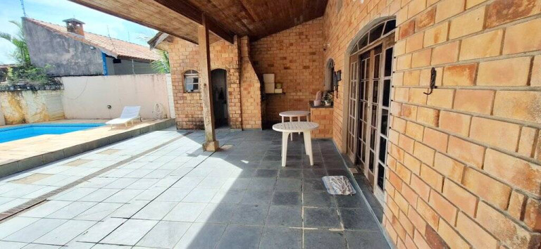 Imagem Casa com 3 Quartos à Venda, 350 m² em Estância Balneária Maria Helena Novaes - Peruíbe