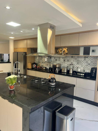 Imagem Casa com 6 Quartos à Venda, 600 m² em Itaipu - Niterói Imagem Casa com 6 Quartos à Venda, 600 m² em Itaipu - Niterói