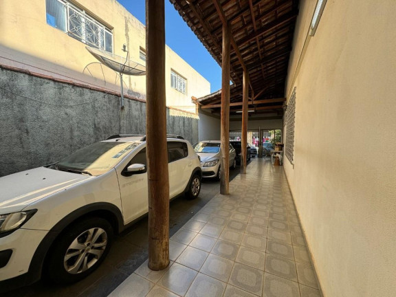 Imagem Casa com 3 Quartos à Venda, 210 m² em Setor Campinas - Goiânia