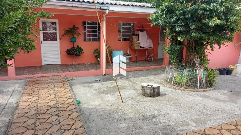 Imagem Casa com 2 Quartos à Venda, 360 m² em Nossa Senhora Do Rosário - Santa Maria Imagem Casa com 2 Quartos à Venda, 360 m² em Nossa Senhora Do Rosário - Santa Maria