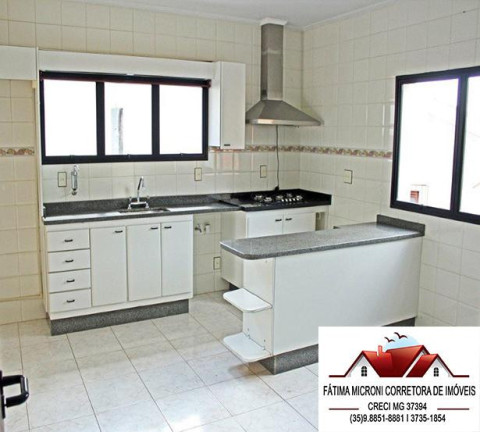 Imagem Casa com 3 Quartos à Venda, 250 m² em Centro - Caldas Imagem Casa com 3 Quartos à Venda, 250 m² em Centro - Caldas