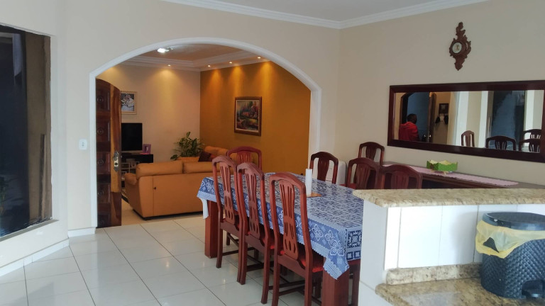 Imagem Casa com 5 Quartos à Venda,  em Eldorado - Diadema