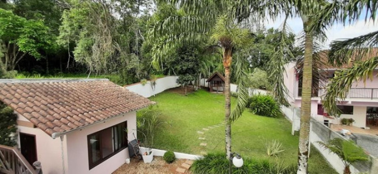Imagem Sobrado com 4 Quartos à Venda, 269 m² em Santa Catarina - Joinville