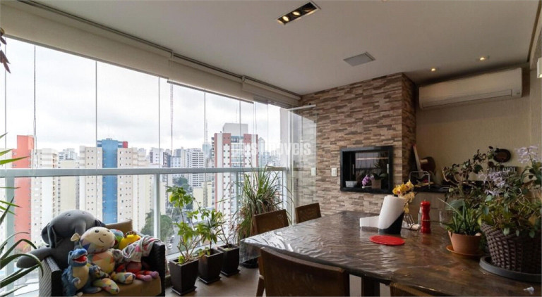 Apartamento com 3 Quartos à Venda, 134 m² em Aclimação - São Paulo