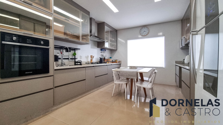Imagem Casa com 5 Quartos à Venda, 800 m² em Guará I - Brasília Imagem Casa com 5 Quartos à Venda, 800 m² em Guará I - Brasília