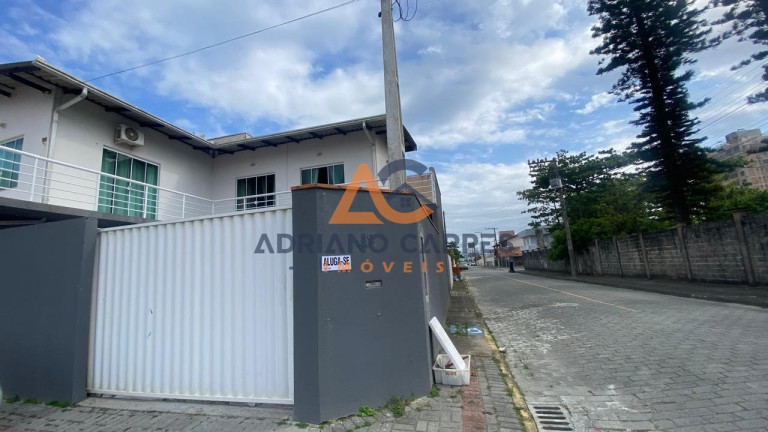 Casa com 1 Quarto para Alugar, 45 m² em Meia Praia - Navegantes