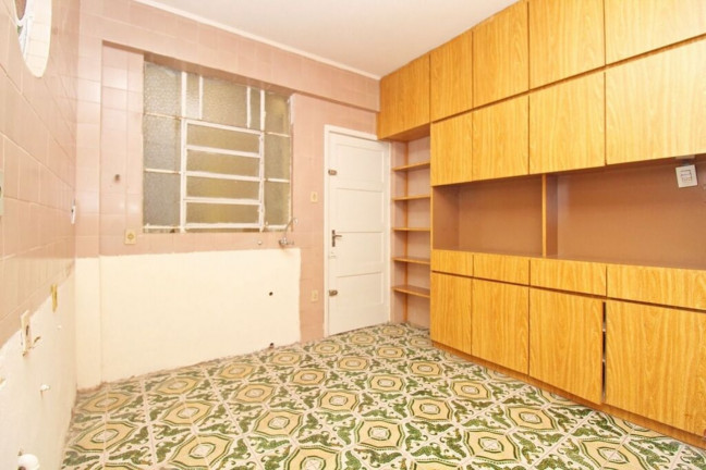 Imagem Imóvel com 3 Quartos à Venda, 135 m² em Independência - Porto Alegre Imagem Imóvel com 3 Quartos à Venda, 135 m² em Independência - Porto Alegre
