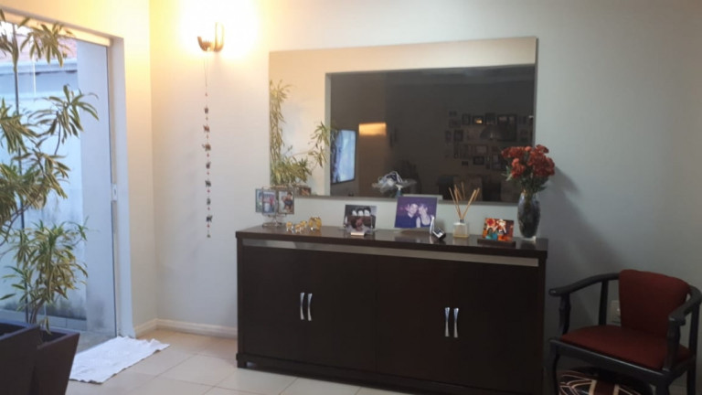 Imagem Casa com 3 Quartos à Venda, 180 m² em Bauru