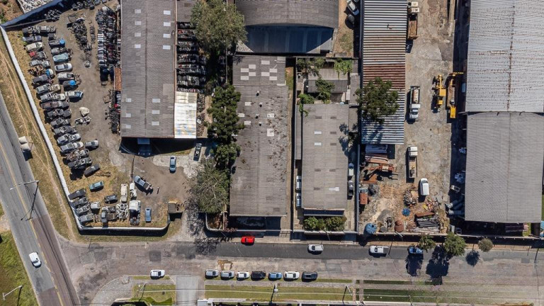Imagem Imóvel Comercial à Venda, 600 m² em Cidade Industrial - Curitiba Imagem Imóvel Comercial à Venda, 600 m² em Cidade Industrial - Curitiba