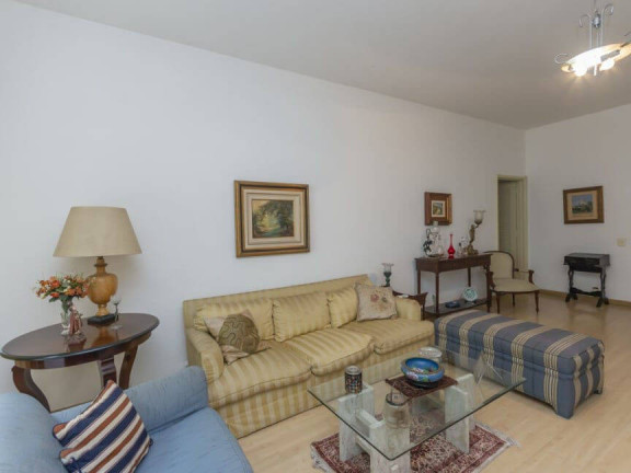 Imagem Apartamento com 3 Quartos à Venda,  em Copacabana - Rio De Janeiro