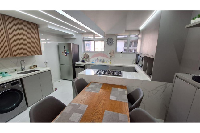 Imagem Apartamento com 3 Quartos à Venda, 104 m² em Lagoa - Rio De Janeiro Imagem Apartamento com 3 Quartos à Venda, 104 m² em Lagoa - Rio De Janeiro