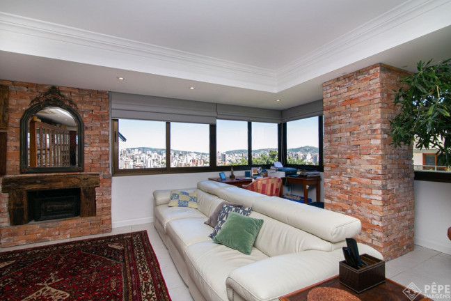 Imagem Apartamento com 3 Quartos à Venda, 243 m² em Rio Branco - Porto Alegre