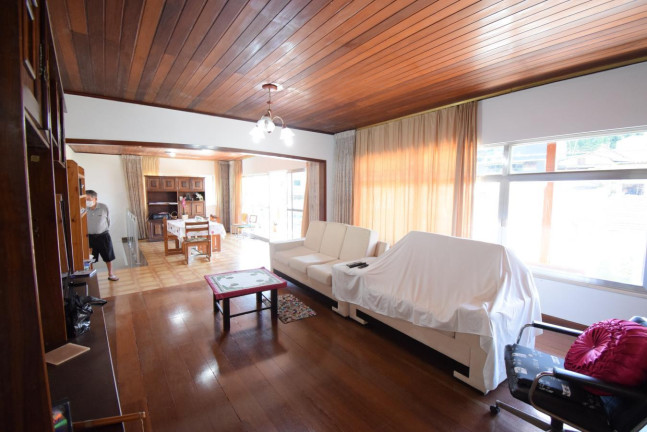 Imagem Casa com 6 Quartos à Venda, 361 m² em Vale Do Paraíso - Teresópolis Imagem Casa com 6 Quartos à Venda, 361 m² em Vale Do Paraíso - Teresópolis