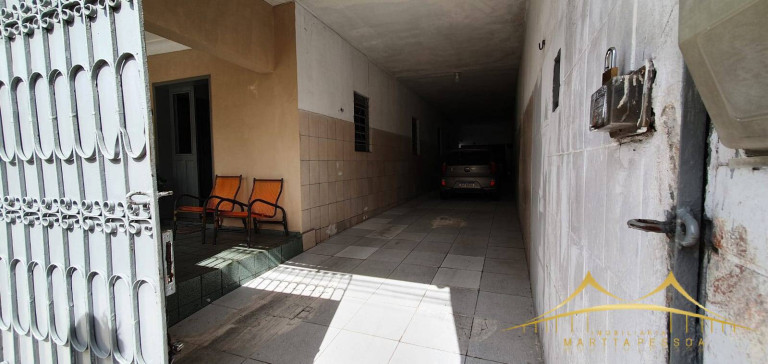 Imagem Casa com 5 Quartos à Venda, 273 m² em Alecrim - Natal Imagem Casa com 5 Quartos à Venda, 273 m² em Alecrim - Natal