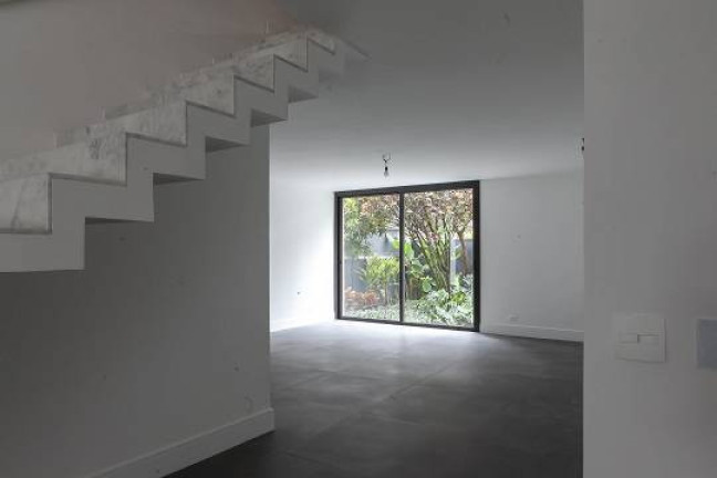 Imagem Casa com 5 Quartos à Venda, 410 m² em Alto De Pinheiros - São Paulo