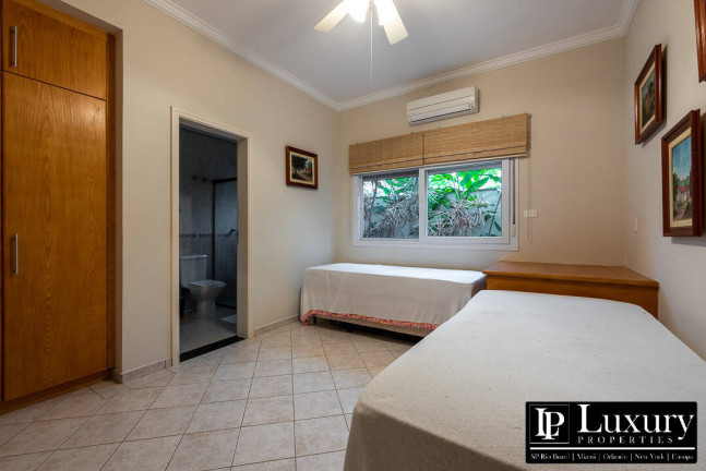 Imagem Casa de Condomínio com 6 Quartos à Venda, em Riviera De São Lourenço - Bertioga Imagem Casa de Condomínio com 6 Quartos à Venda, em Riviera De São Lourenço - Bertioga