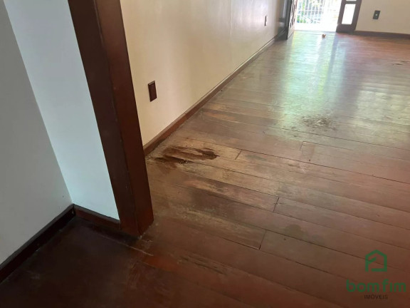 Imagem Casa com 4 Quartos à Venda, 150 m² em Jardim Do Salso - Porto Alegre