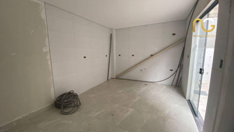 Casa com 2 Quartos à Venda, 72 m² em Vila Guilhermina - Praia Grande