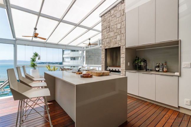 Imagem Casa com 4 Quartos à Venda, em João Paulo - Florianópolis Imagem Casa com 4 Quartos à Venda, em João Paulo - Florianópolis