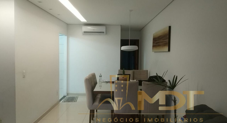 Imagem Casa com 3 Quartos à Venda, 180 m² em Floramar - Belo Horizonte