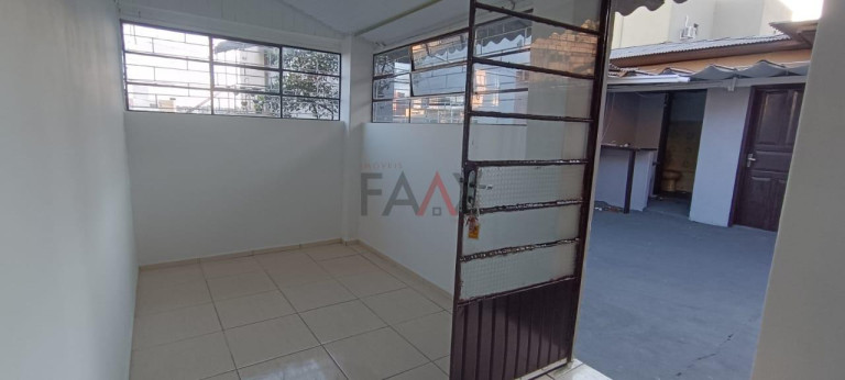 Imagem Casa com 3 Quartos para Alugar, 116 m² em Centro - Gpva - Guarapuava Imagem Casa com 3 Quartos para Alugar, 116 m² em Centro - Gpva - Guarapuava