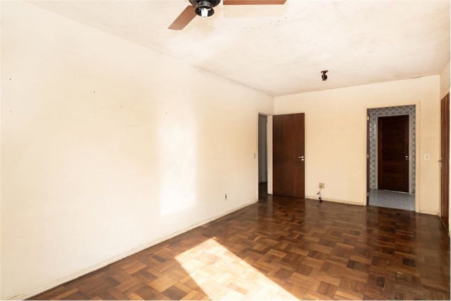 Imagem Imóvel com 3 Quartos à Venda, em Menino Deus - Porto Alegre Imagem Imóvel com 3 Quartos à Venda, em Menino Deus - Porto Alegre