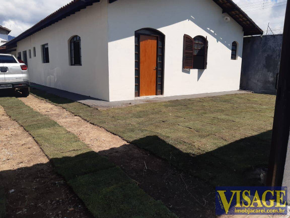 Casa com 4 Quartos à Venda,  em Barranco Alto - Caraguatatuba