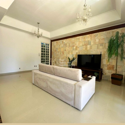 Imagem Casa com 5 Quartos à Venda, 700 m² em Jardim Shangri-lá - Cuiabá Imagem Casa com 5 Quartos à Venda, 700 m² em Jardim Shangri-lá - Cuiabá