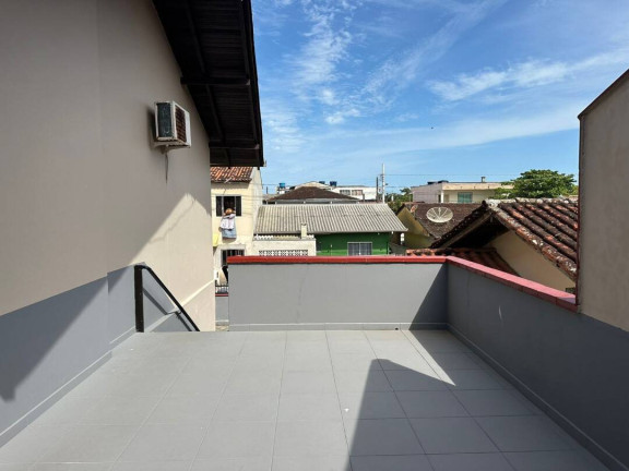 Imagem Casa com 5 Quartos à Venda, 220 m² em Centro - Balneário Barra Do Sul