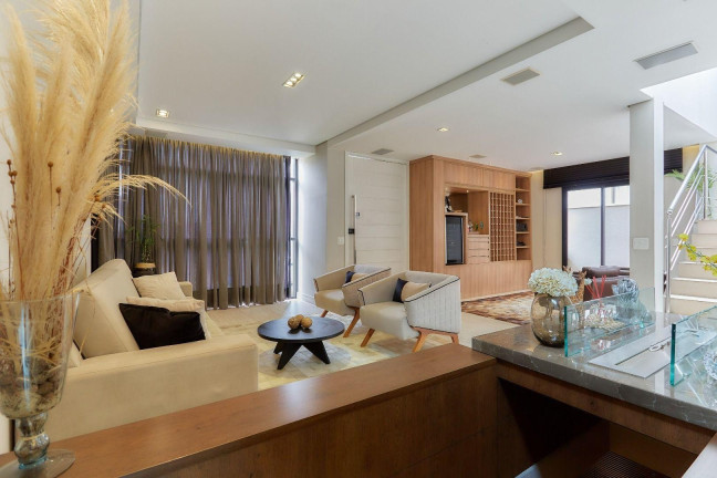 Imagem Casa com 3 Quartos à Venda, 297 m² em Pinheirinho - Curitiba